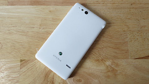 White Xperia Go • Sony Xperia Go Unboxed, In The Flesh