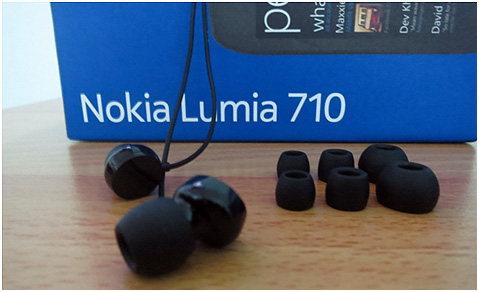 • Lumia 710 Earphones • Nokia Lumia 710 Review