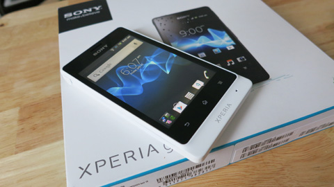 Sony Xperia Go • Sony Xperia Go Unboxed, In The Flesh