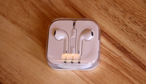 Iphone5 Earpods • Iphone 5 Unboxed, In The Flesh And First Impressions