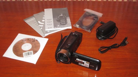 Vixia HF R40 What's In the Box