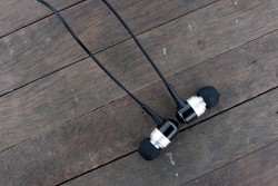 AWEI Q3i In-Ear Quick Review