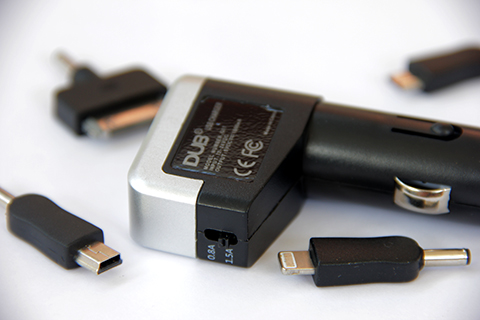 dub-unniversal-car-charger-2