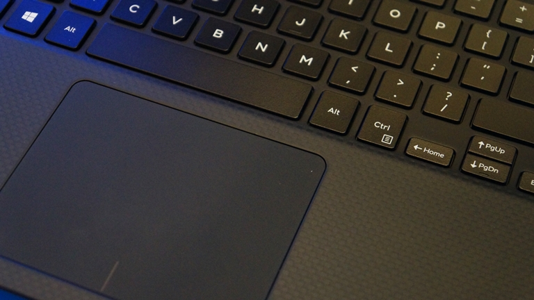 dell-xps15-handson-03