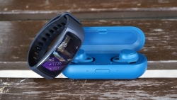 Samsung Gear Fit2 and IconX Hands-on, First Impressions