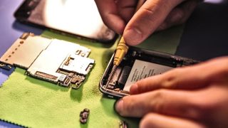 The most and least repairable phones of 2016 from iFixit