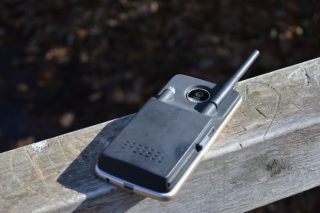 Linc turns your Moto Z into a walkie-talkie