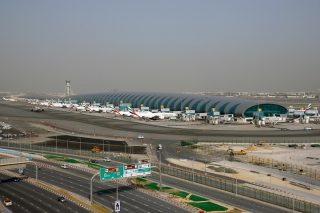 U.S. to ban large electronics in cabins on flights from 10 airports