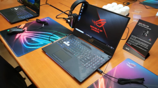 ASUS ROG Strix Scar II w/ ROG Delta Hands-on, First Impressions