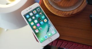 Apple considering dual-SIM iPhone variants this year