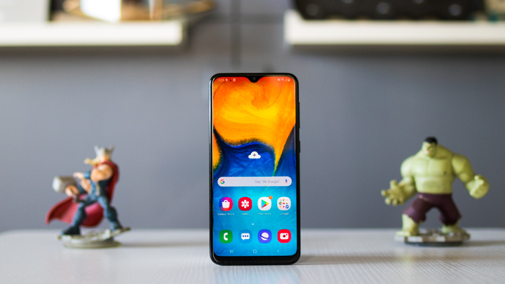 Samsung Galaxy A50 Prod Shots 6 • Why You Should Get A Mid-Range Phone Instead Of A Flagship?