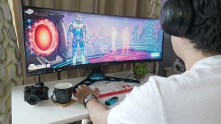 Lenovo Legion Y44w Hands-On