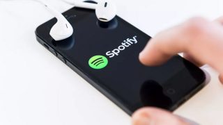 Spotify launches real-time lyrics