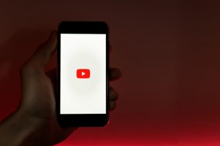 YouTube adds gesture and playback controls on mobile devices