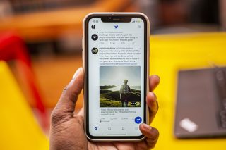 Twitter Fleets lets you post expiring tweets and media