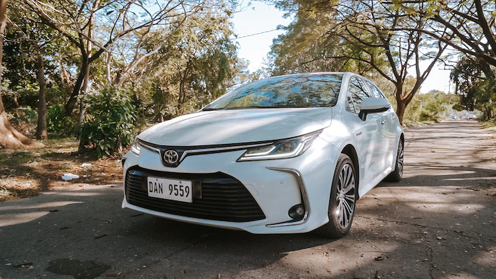 2020 Toyota Corolla Altis Hybrid Review