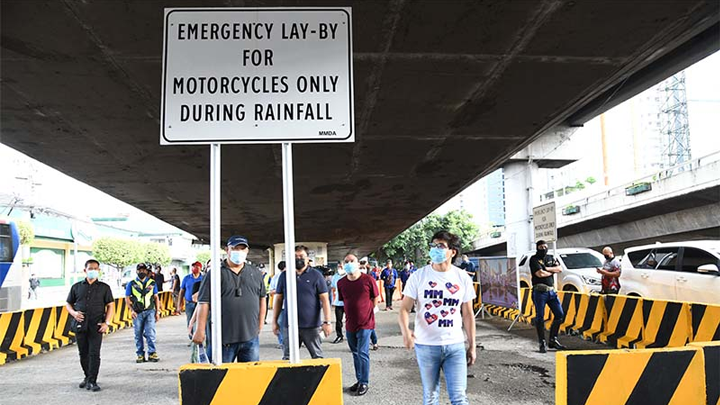 MMDA Emergency Lay by 1 • MMDA unveils motorcycle emergency lay-by for use during rainfall