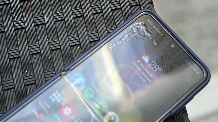 • Galaxy Flip3 5G Screen • Samsung Galaxy Z Flip4 Review