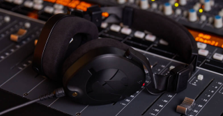 RODE NTH-100 Professional Over-Ear Headphones now official