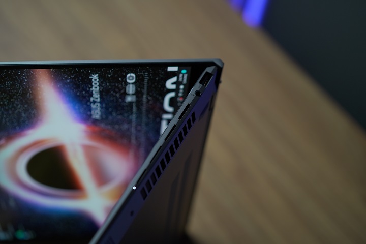 Asus Zenbook 14x Oled Space Edition Hinge