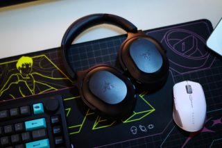 Razer Barracuda Pro Wireless Hybrid Headset Hands-on