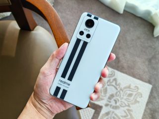 realme GT Neo 3 w/ 80W SuperDart Charge Hands-on