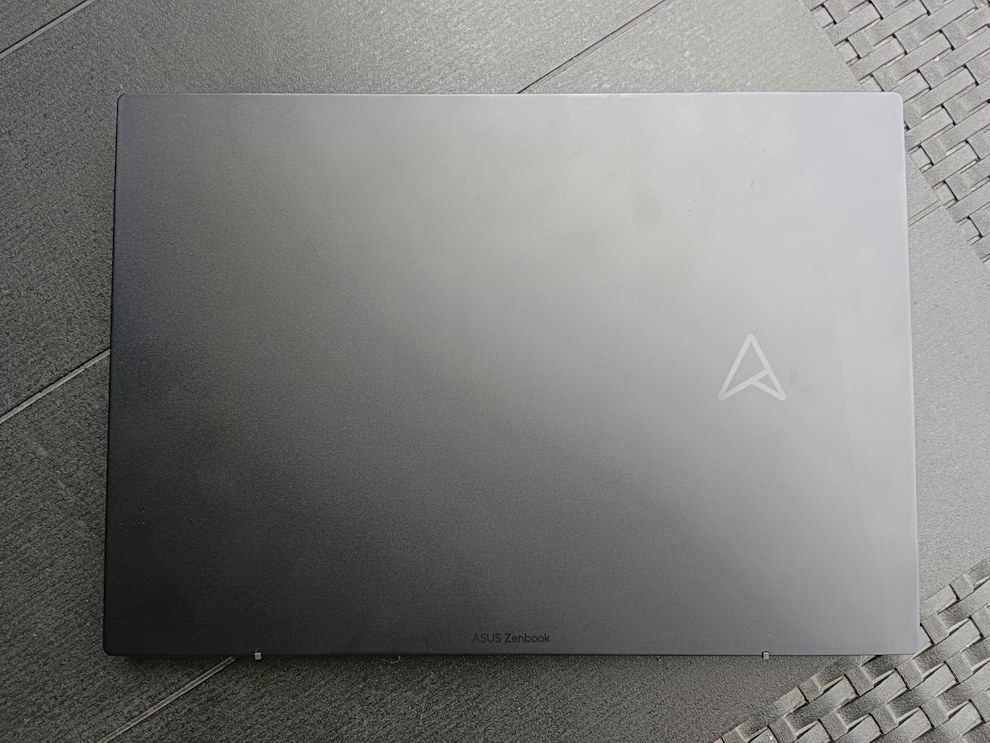 Asus Zenbook 14 Oled Um3402 9