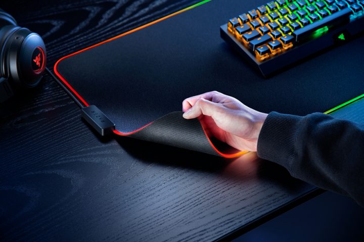 Razer Strider Chroma 2