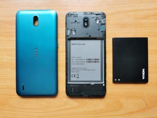 EU wants return of replaceable batteries in smartphones