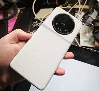 Xiaomi 13 Ultra design leaked w/ large camera module