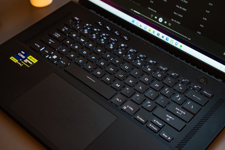 Zephyrus M16 21