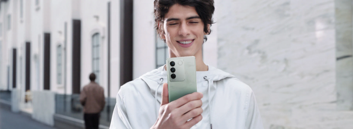 Vivo V27 Lifestyle Photo