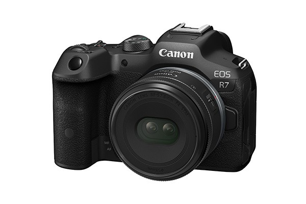 Canon RF-S7.8mm F4 STM DUAL lens