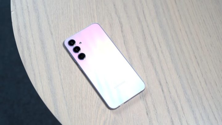Camon 30 Premier Vs Galaxy A55 (8)