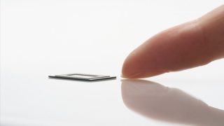 Samsung 0.65mm-thin LPDDR5X DRAM for smartphones announced