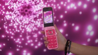 HMD Barbie Phone Hands-on