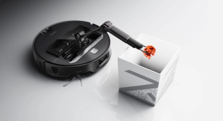 CES 2025: Roborock Saros Z70 Robot Vacuum with a "Mechanical Arm" to pick up