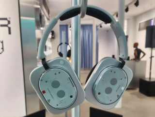 The Nothing Headphone 1 has been leaked as a premium competitor
