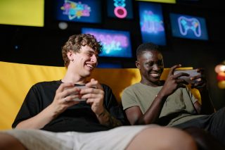 Four Ways to Make Your Phone More Comfortable for Gaming
