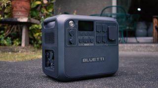 BLUETTI AC200L - A HUGE powerstation that doubles as a UPS