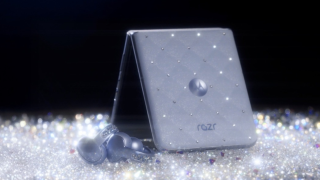 Motorola Unveils Luxe Swarovski‑Studded Razr & Buds Loop in “Brilliant” Collection