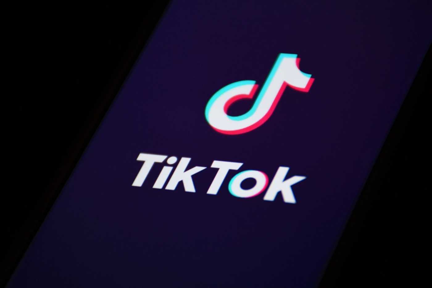 Parents and teens using TikToks new Shared Collections feature