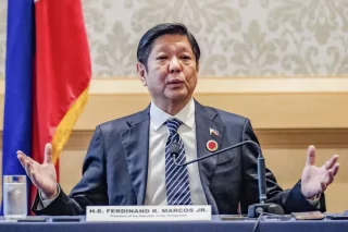 Marcos approves first National Digital Connectivity Plan