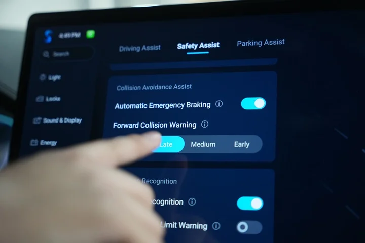 BYD Sealion 6 DM-i Autonomous Emergency Braking